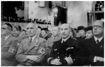 RG-05.06.01.01, Nazi and Hungarian assembly in Budapest, 1940.jpg