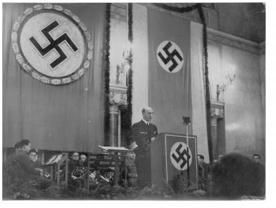 RG-05.06.01.03, Nazi and Hungarian assembly in Budapest, 1940.jpg